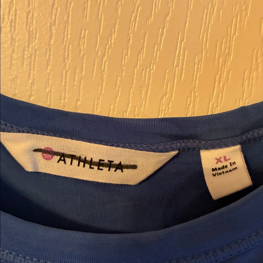 NWT Athleta Ciao Bella Blue Crossover Back Tank Women’s size XL - Picture 3 of 7
